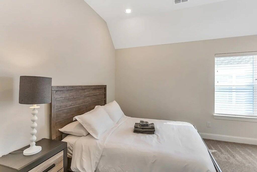 Luxe Private Getaway in the Heart of Las Colinas! in Irving, Dallas County