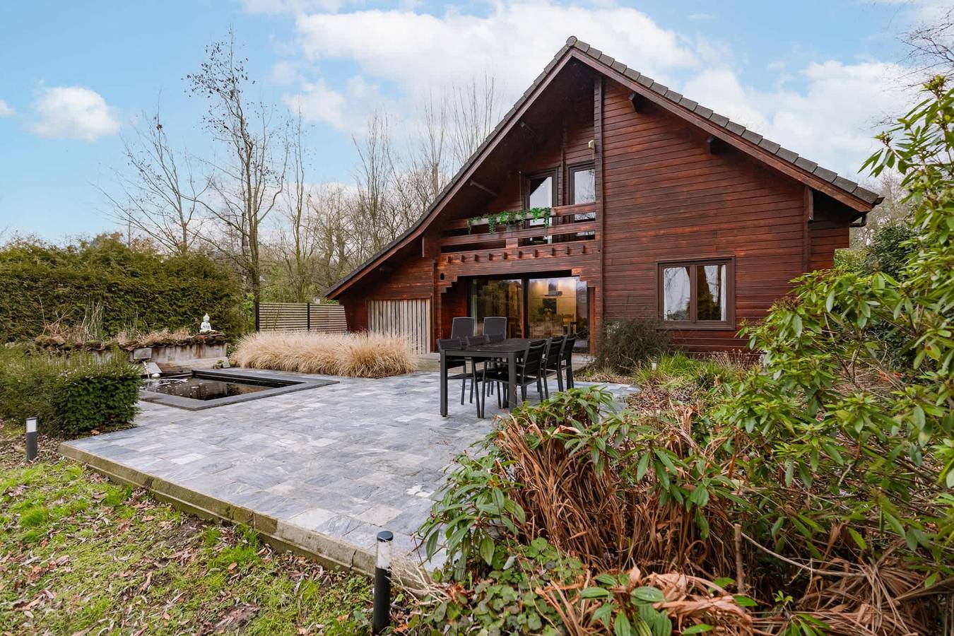 Anna-Helena - Cosy Wooden Chalet in the Forest in Knesselare, Ostflandern