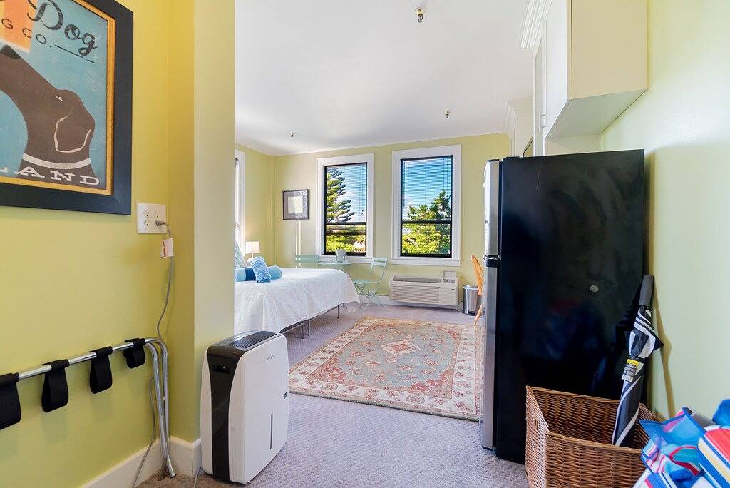 Ganze Wohnung, 🏝Palm Beach Island Condo-Hotel, King Corner Studio Close to Beach 24/7 Desk🏖 in Palm Beach, Palm Beach County