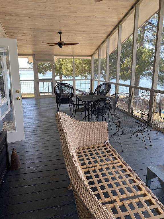 Vacation house for 8 people, with terrace and yard in Lake Martin