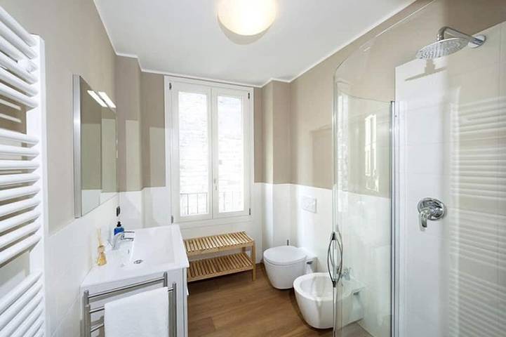 Ganze Wohnung, Lucia-moderne Suite im historischen Zentrum von KlabHouse in Bellagio, Gemeinde Bellagio