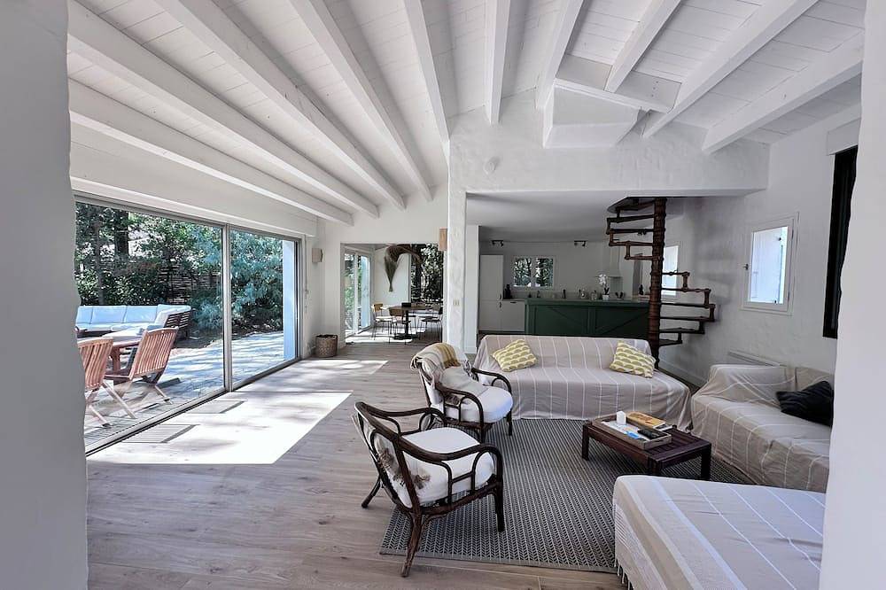 Villa Bord de mer dans Parc Privé avec accès Plages, Tennis, Jeux, Piscine in La Palmyre, Les Mathes