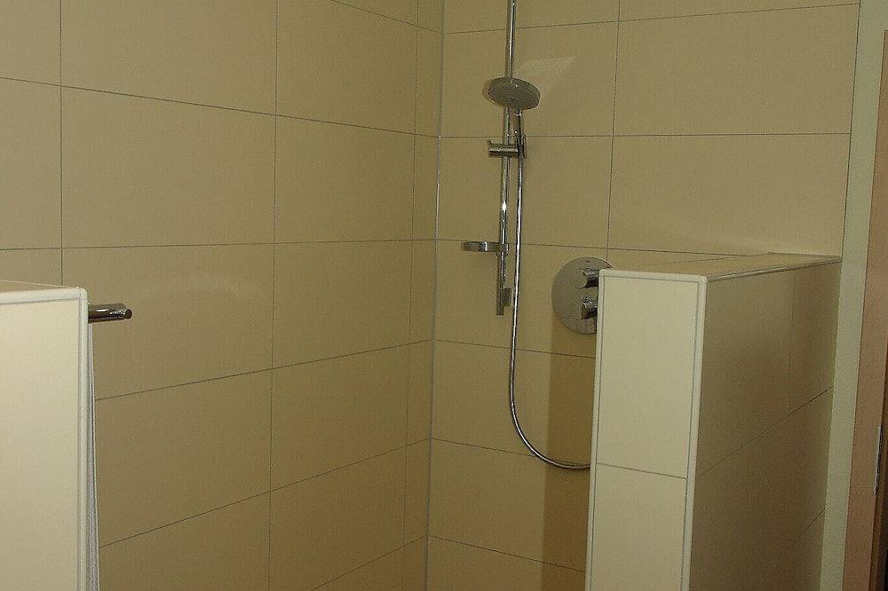 Ganze Wohnung, Schönes Holzhaus,  Barrierearm,  Erdgeschoss. Hundefreundlich,\nterrassenglasdach in Wermelskirchen, Rheinisch-Bergischer Kreis