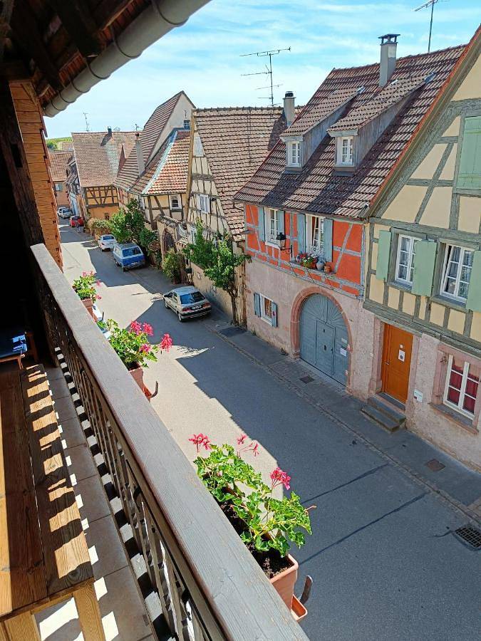 Gîte pour 4 personnes, avec Balcon ainsi que Terrasse et Vue à Beblenheim