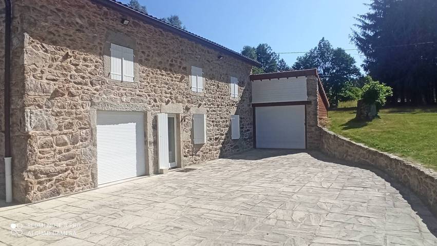 Location de vacances pour 11 personnes, avec terrasse et jardin, animaux acceptés dans la Loire - 3