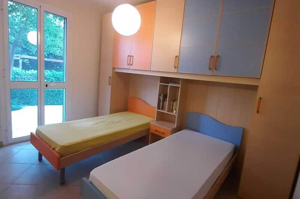 Cottage With Large Garden Within Walking Distance From The Sea in Santa Cesarea Terme, Lecce Province