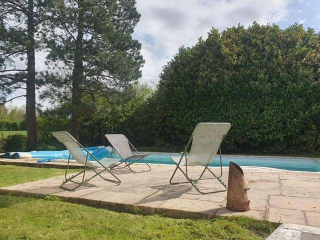 Maison de vacances pour 6 personnes, avec piscine ainsi que terrasse et jardin