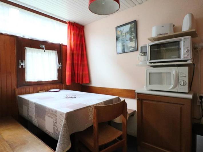 Gîte pour 4 personnes, avec balcon dans La Banne d'Ordanche - 2