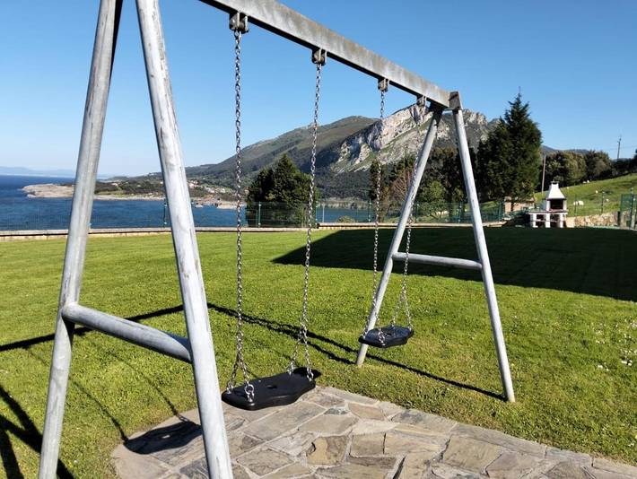 Chalet para 8 personas, con piscina además de vistas y jardín, Se admiten mascotas en Cantabria - 4