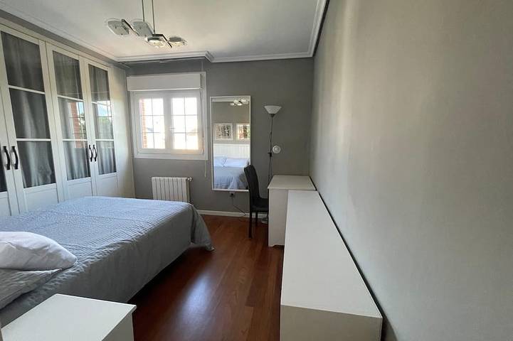 Englisches Chalet in Santander mit privatem beheiztem Pool in Camargo, Kantabrische Küste
