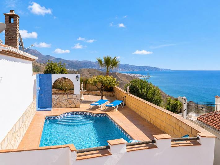Villa voor 6 personen, with Uitzicht op zee and Balkon as well as Terras and Tuin in Torrox Costa