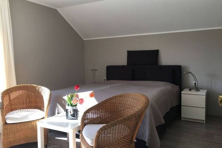 Ferienwohnung für 3 Personen, mit Balkon und Pool in Sasbach am Kaiserstuhl - 2