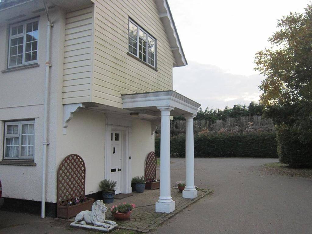 Newmans Hall Bed & Breakfast in Suffolk