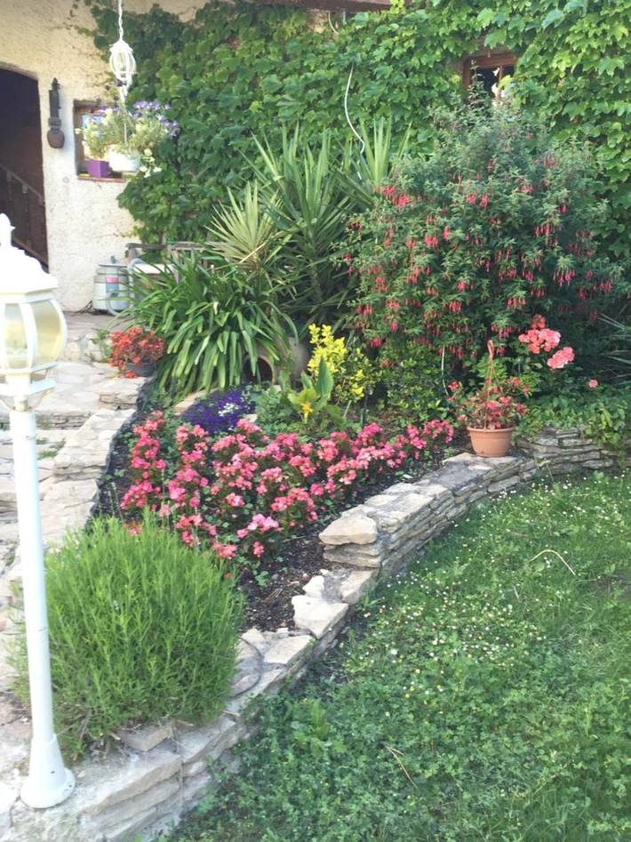 Cottage pour 4 personnes, avec piscine et jardin dans Entressen