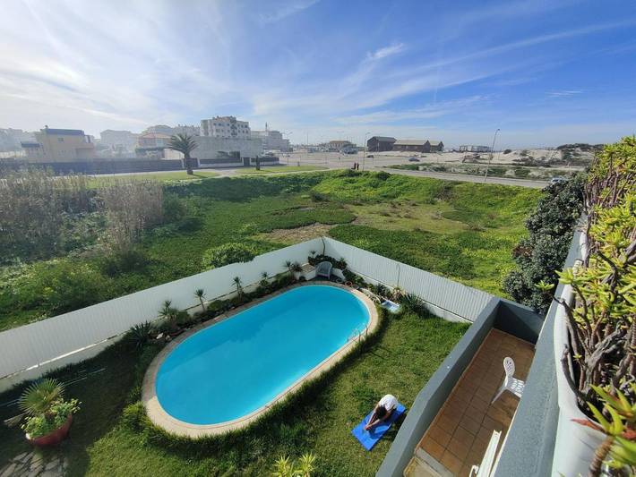 Location de vacances pour 3 personnes, avec piscine ainsi que vue et jardin dans Gafanha da Boa Hora