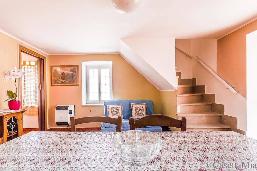 Casa indipendente per famiglia nel verde dei boschi Abruzzesi in Canistro, Provincia di L'Aquila