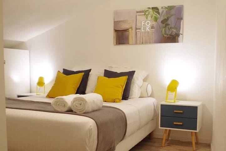Entire apartment, Apartment-Apartment-Private Bathroom-Landmark view-Le Scandinave in Saint-Paul-Trois-Châteaux, Nyons region