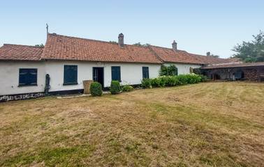 Gîte pour 6 personnes, avec jardin à Favières