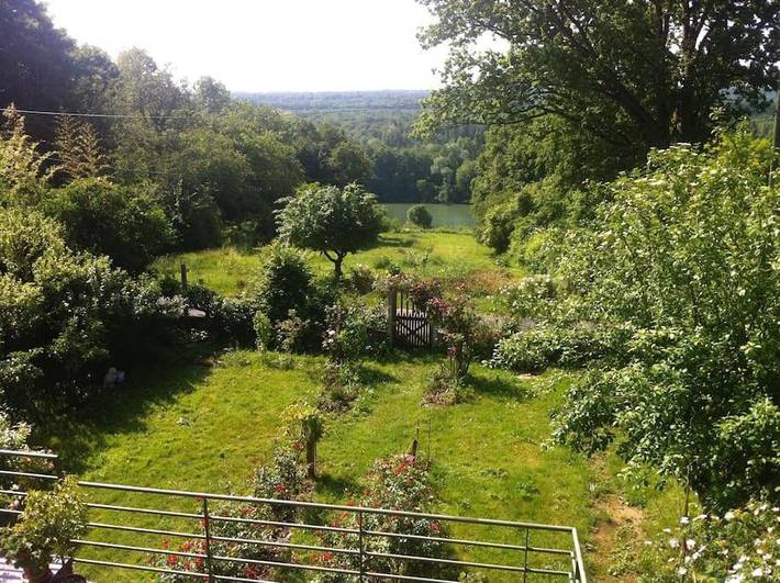 Location de vacances pour 6 personnes, avec Balcon et Jacuzzi ainsi que Terrasse et Jardin à Chartrettes