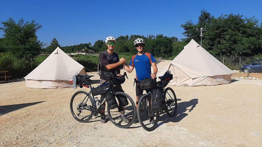 Camping per 7 persone, con piscina e giardino nonché idromassaggio, con animali domestici in Calabria