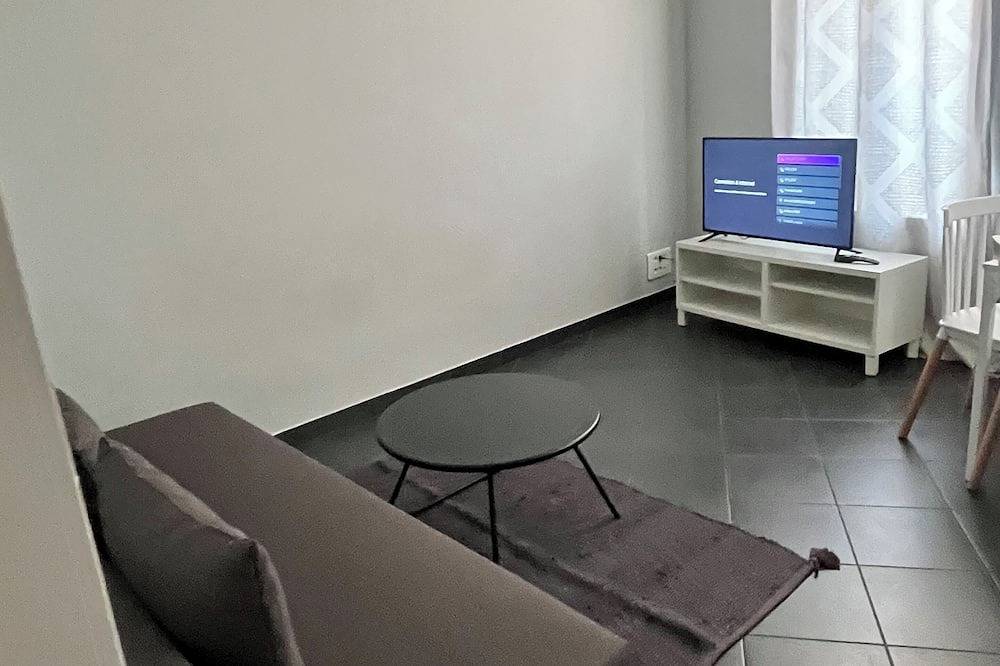 Entire apartment, Apartment located at Alfortville train station in Alfortville, Val-de-Marne