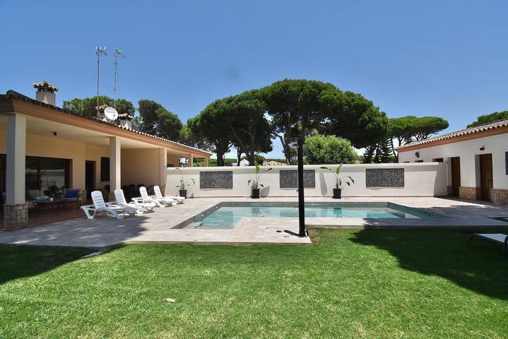 Chalet para 6 personas, con piscina además de jardín y terraza, Familias con niños en Provincia de Cádiz - 4
