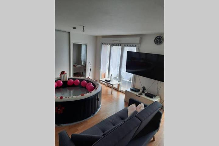 Gîte pour 4 personnes, avec Balcon et Jacuzzi ainsi que Terrasse et Vue à Rosny-sur-Seine - 3