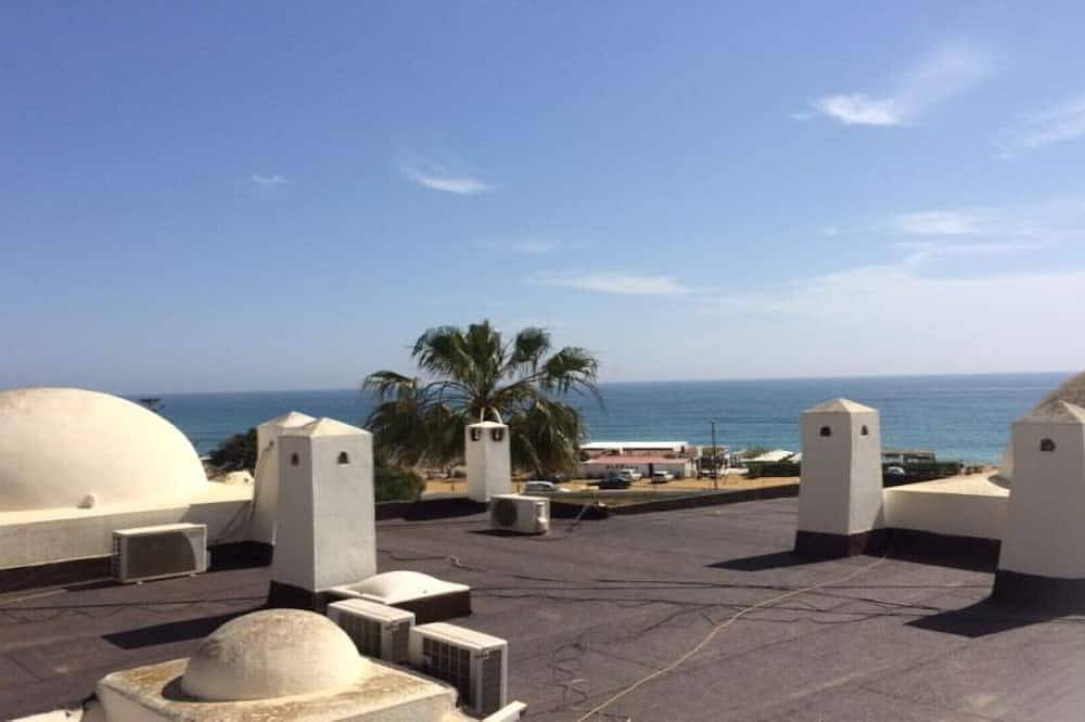 Entire apartment, Studio apartment with stunning sea views (sleeps 4), close to the beach. in Vista de los Ángeles, Mojácar