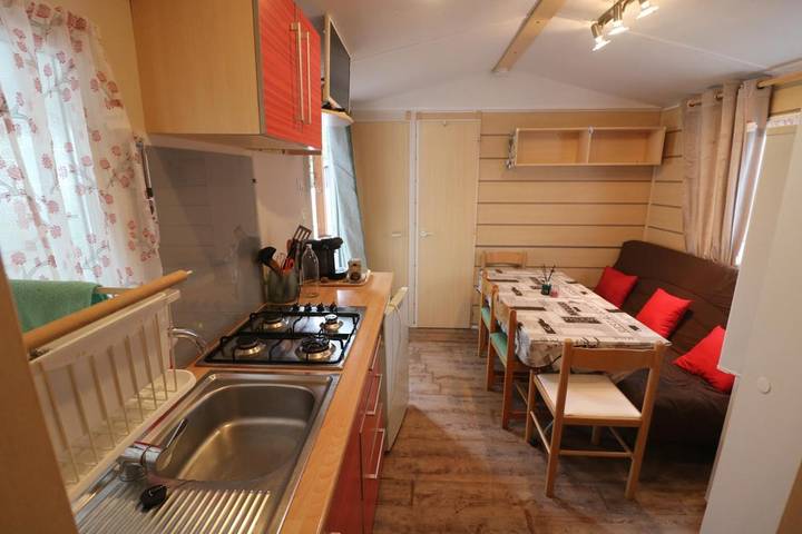Location de vacances pour 6 personnes, avec jardin et piscine dans la Tamarissière - 4