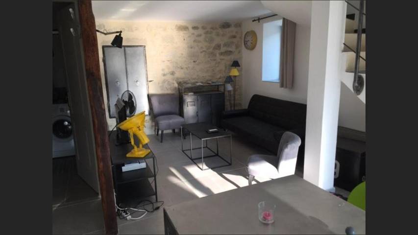 Location de vacances pour 3 personnes, avec Terrasse ainsi que Jardin et Vue à Rochefort-en-Valdaine