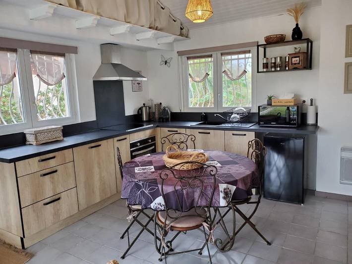 Gîte pour 3 personnes, avec vue ainsi que jardin et terrasse à Saint-Pierre-de-Rivière