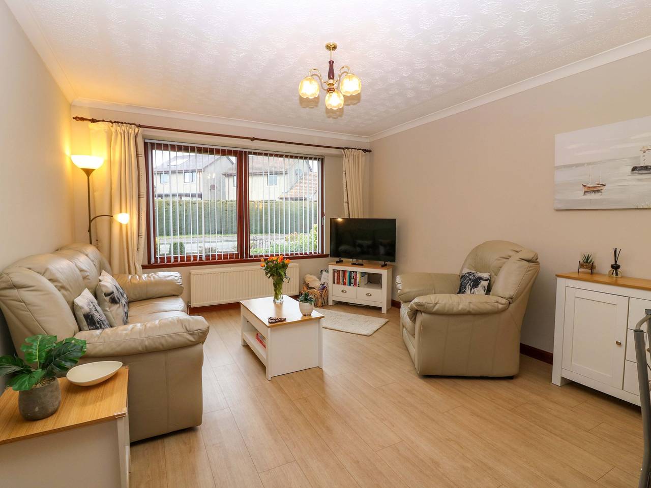 48 Edenbank Road in Fife region