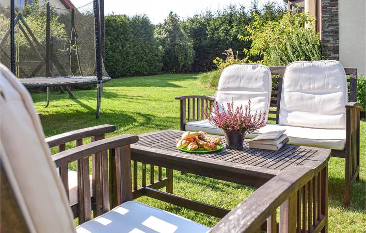 Ferienhaus für 10 Personen mit Terrasse in Puddemsdorf, Mielno