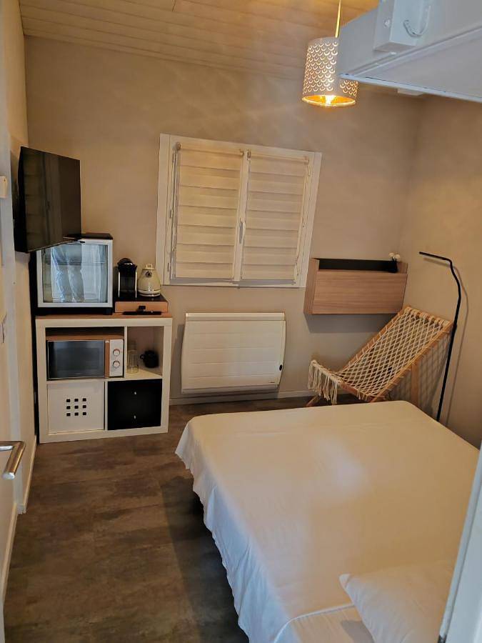 Gîte pour 3 personnes, avec Terrasse ainsi que Jardin et Vue à Fontenilles