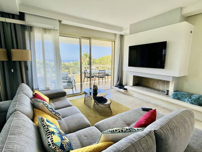Apartamento entero, BellaVista / Bel appartement avec vue sur la mer in Cannes, Costa mediterránea (Francia)