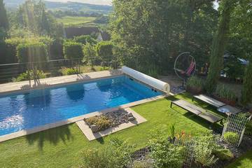 Gîte pour 2 personnes, avec terrasse et jardin à Mellecey