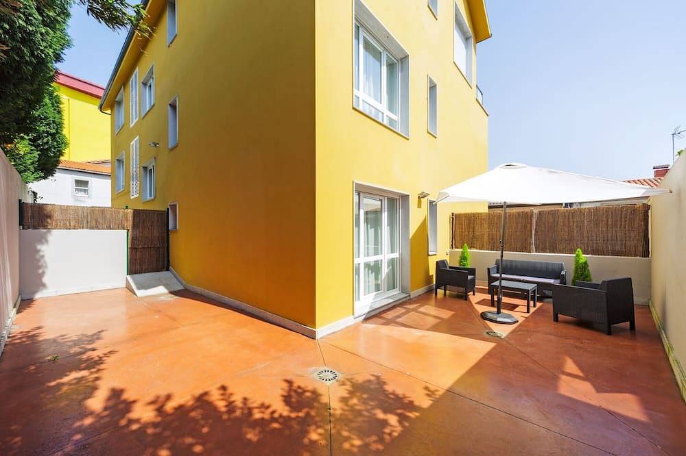 Entire apartment, Apt 2 bedrooms - 3 pax | Rueiro 17 - Bass B in Oleiros (Espanha), Galician Coast