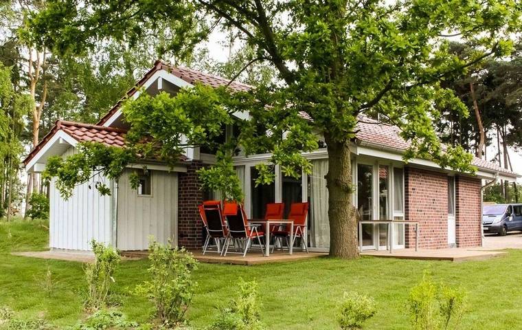 Ferienhaus für 4 Personen, mit Terrasse und Sauna sowie Garten, mit Haustier an der Müritz