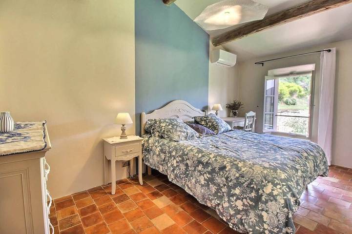 Location de vacances pour 10 personnes, avec jardin à Cabrières-d'Aigues - 4