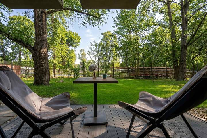 Appartamento intero, Cozy Studio | Private Garden, Close to Zoo in Breslavia, Niederschlesien