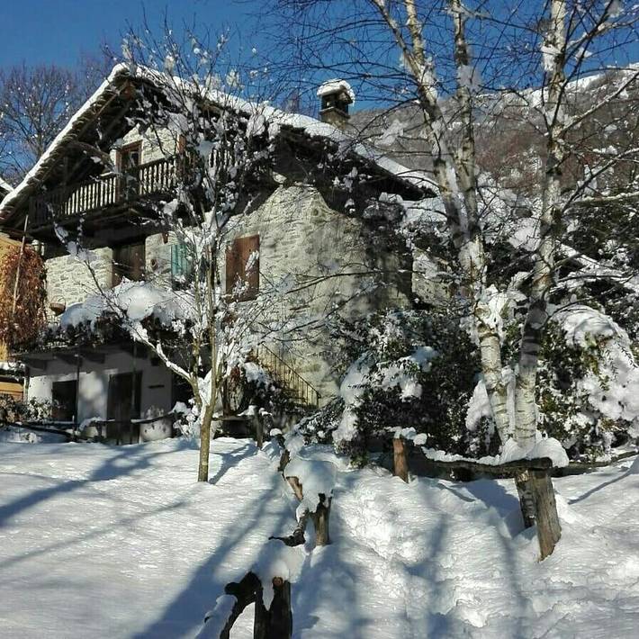 Gîte pour 4 personnes, avec vue et jardin à Cérès