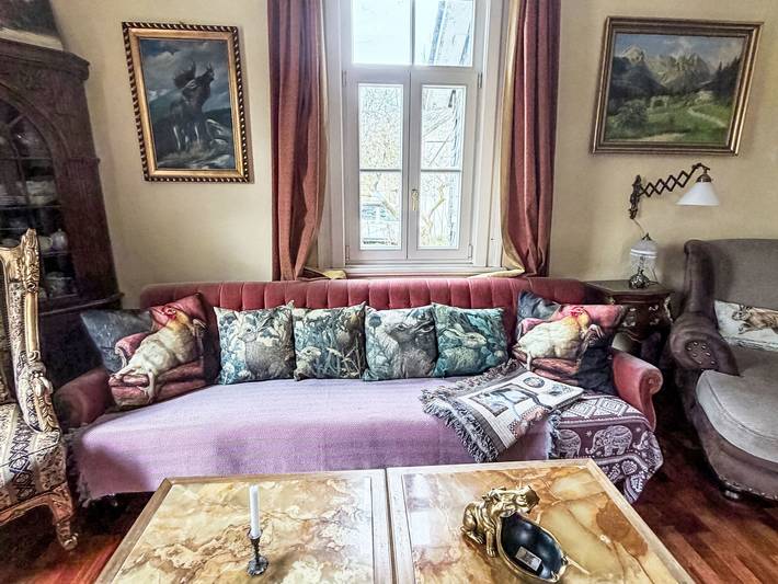 Ferienhaus für 18 Personen, mit Balkon und Whirlpool sowie Garten in Scheuerfeld