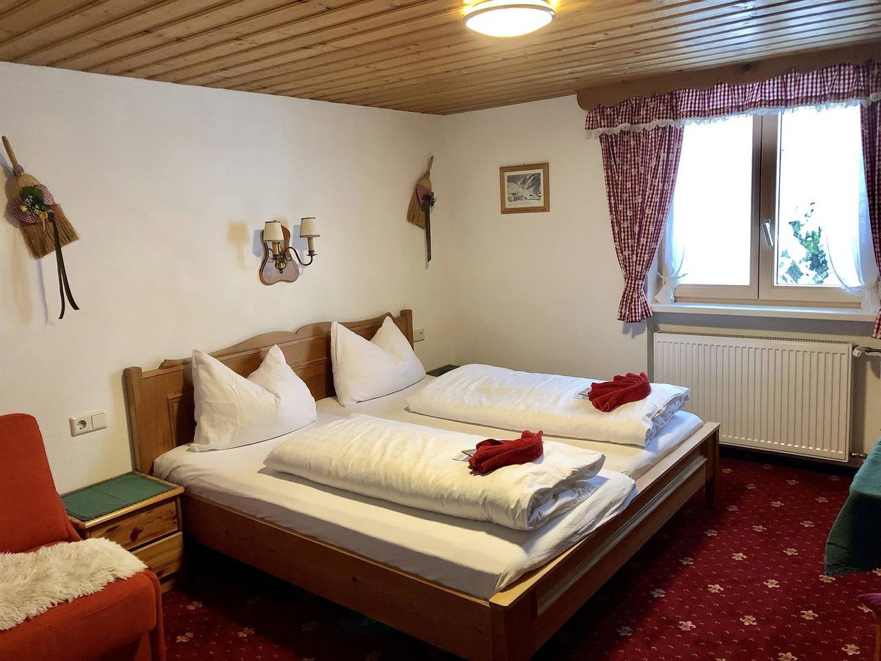 Ganze Ferienwohnung, Appartement, 4 Doppelzimmer-alle mit Du/Wc/Tv in Klösterle am Arlberg, Arlberg