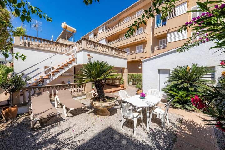 Zentrale, strandnahe Ferienvilla im mallorquinischen Stil – Villa Amoros in Cala Ratjada, Capdepera
