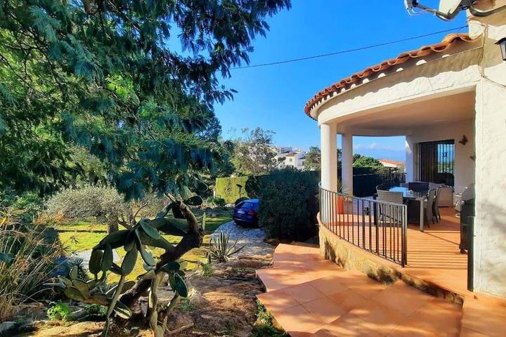 Chalet para 4 personas, con balcón y jacuzzi en Alt Empordà - 2