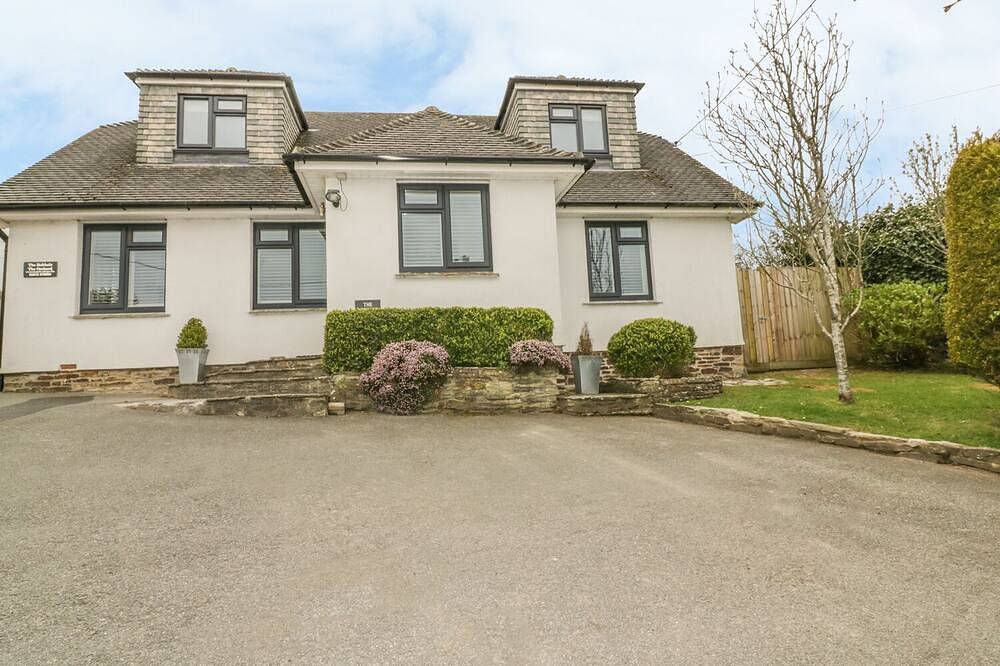 Cottage for 9 People in Crantock, Cornwall