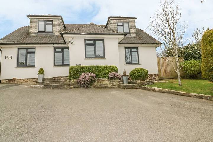 Holiday rental for 9 people, with hot tub and garden, with pets in Crantock