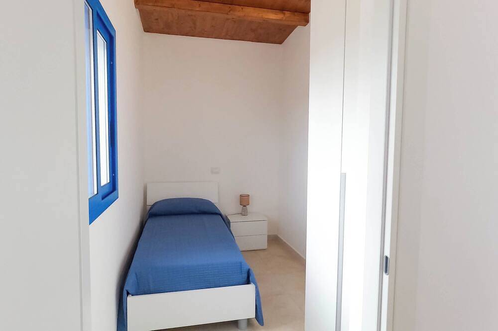 Waning Moon - Among the Citrus Trees in Ribera in Ribera, Agrigento Provincen