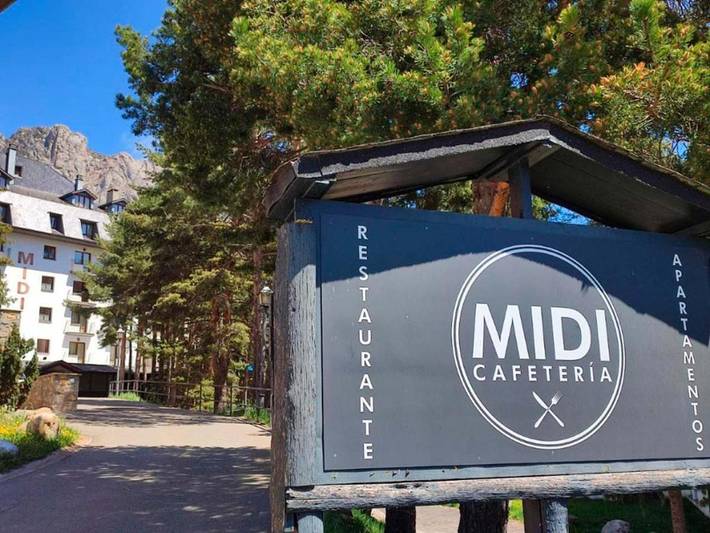 Apartamento para 4 personas, con Piscina y Vistas en Valle de Tena