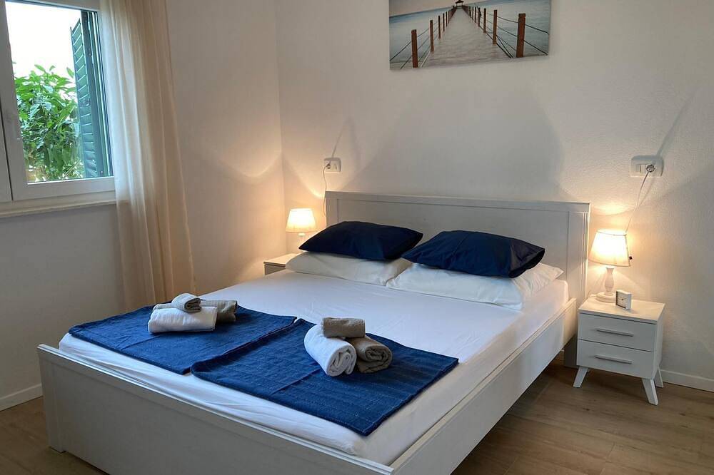 Geheel appartement, Tweekamerappartement met terras en uitzicht op zee Poljica, Trogir (A-18634-a) in Poljica, Split-Dalmatië